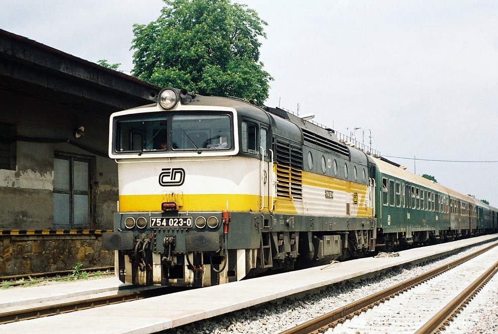 754 023-0