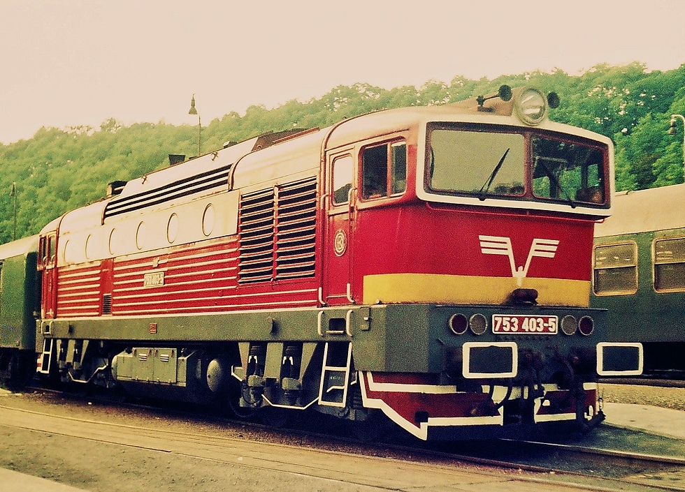 753 403-5