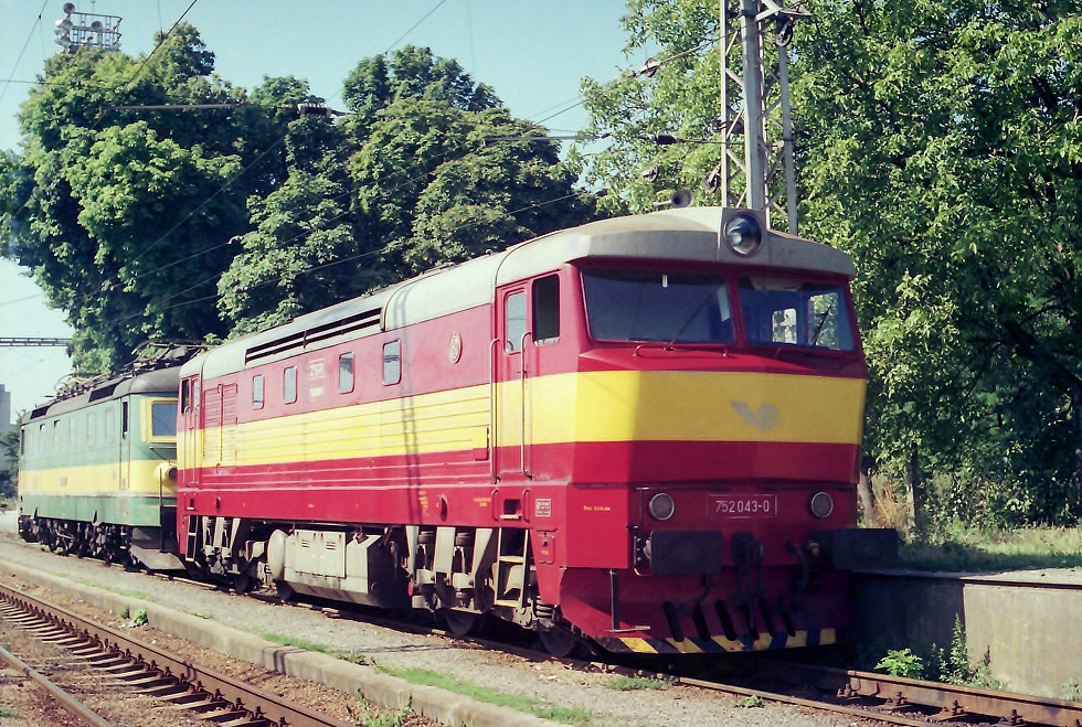 752 043-0