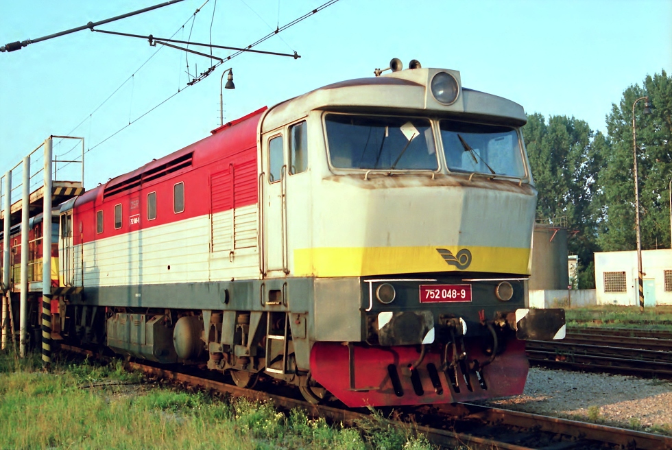 752 048-9