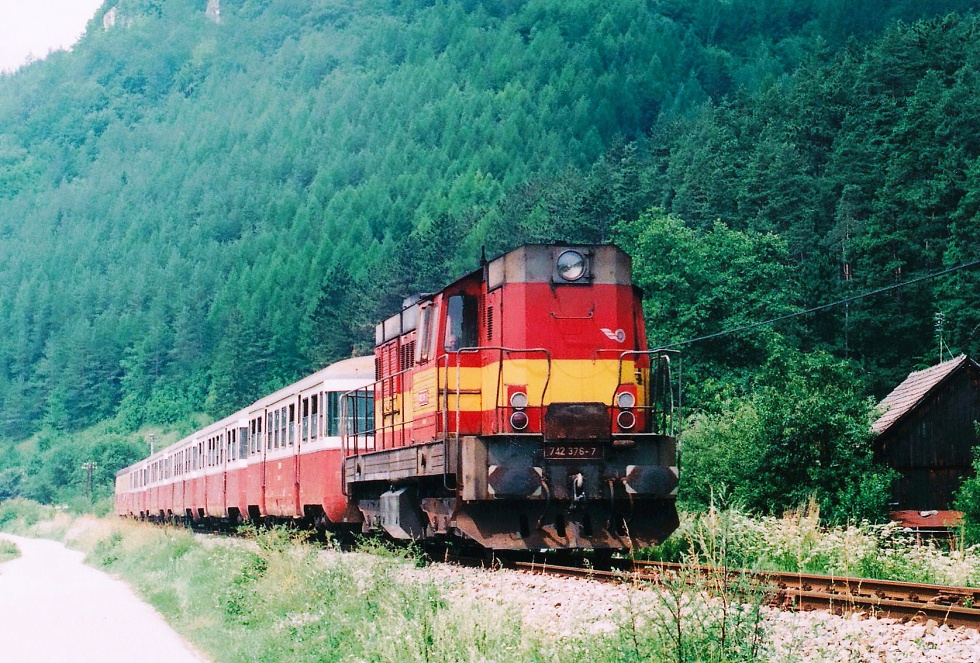742 376-7