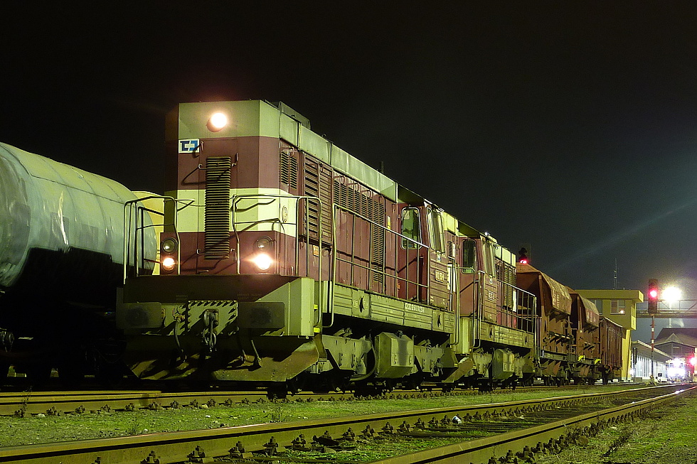 742 253-8