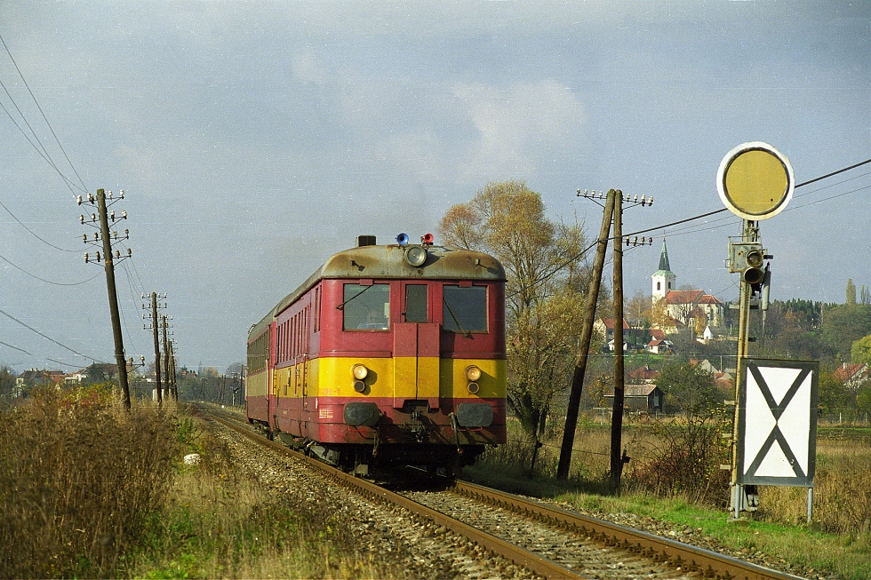 830 093-1