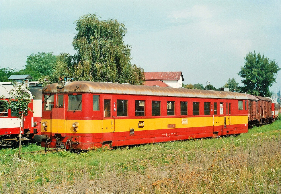 830 093-1