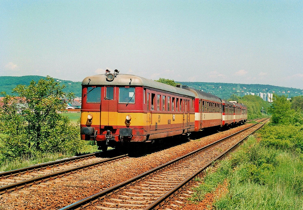 830 093-1