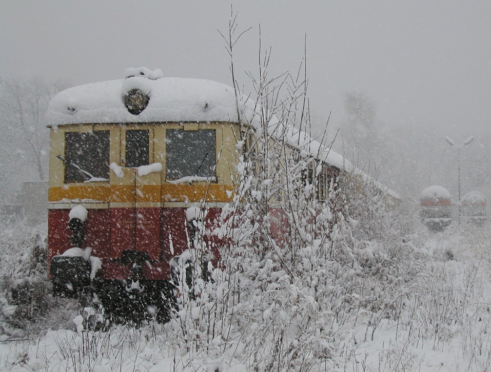 830 218-4