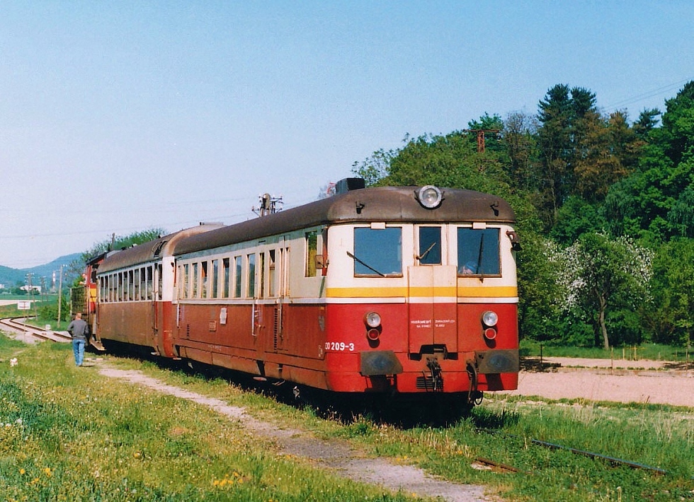830 209-3
