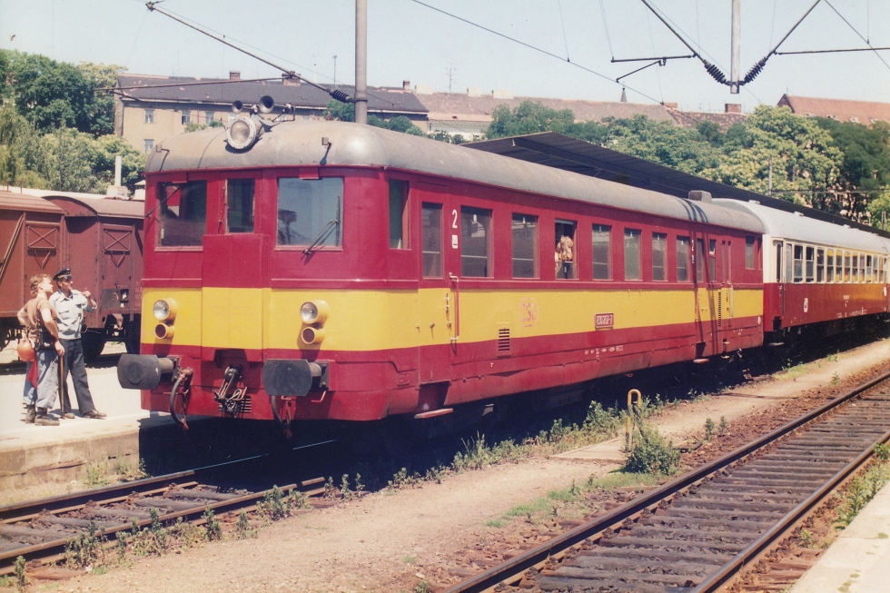 830 207-7