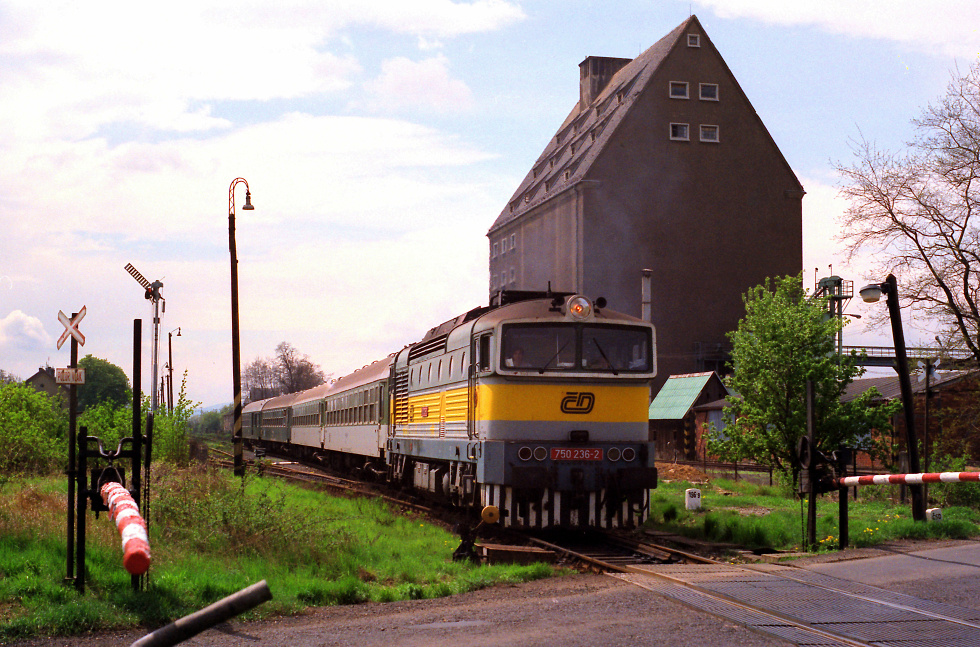 750 236-2
