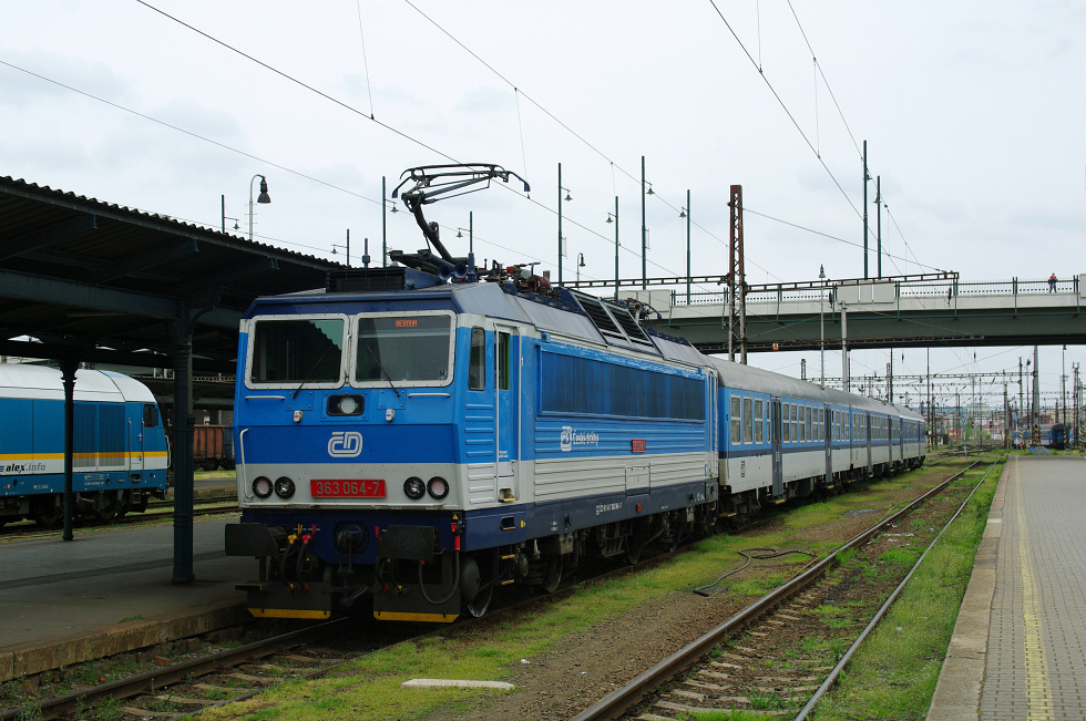363 064-7