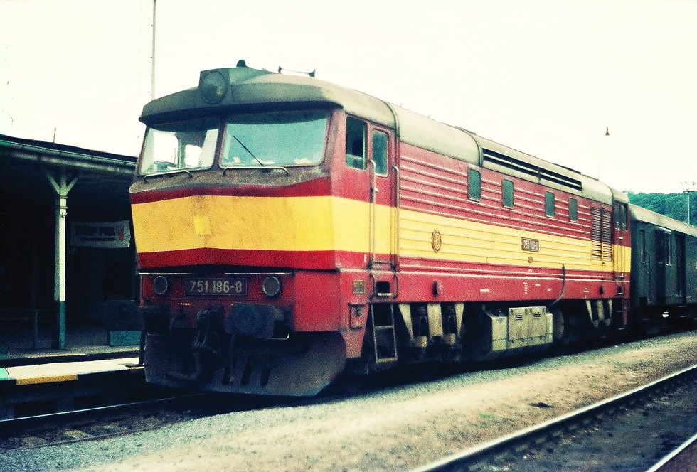 751 186-8
