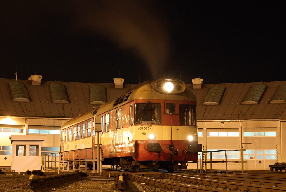 851 028-1