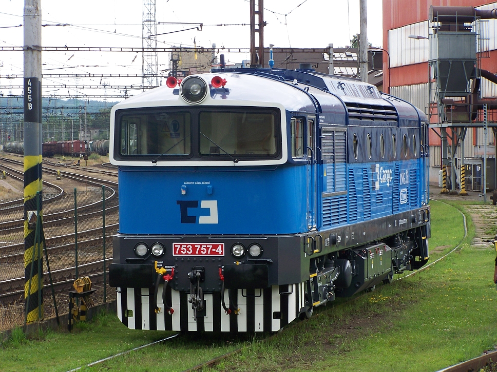 753 757-4