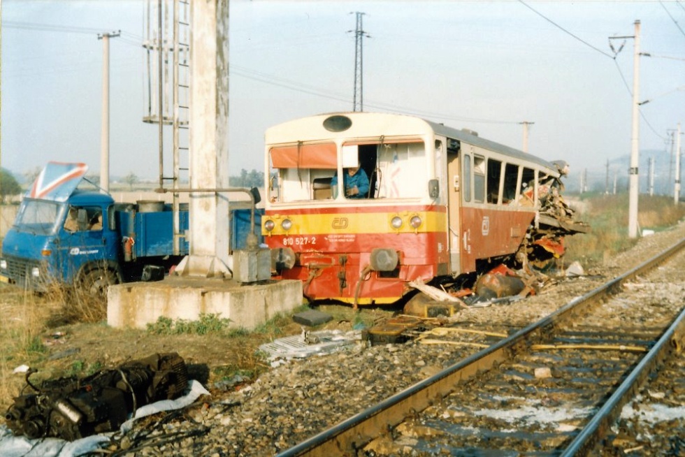 810 527-2