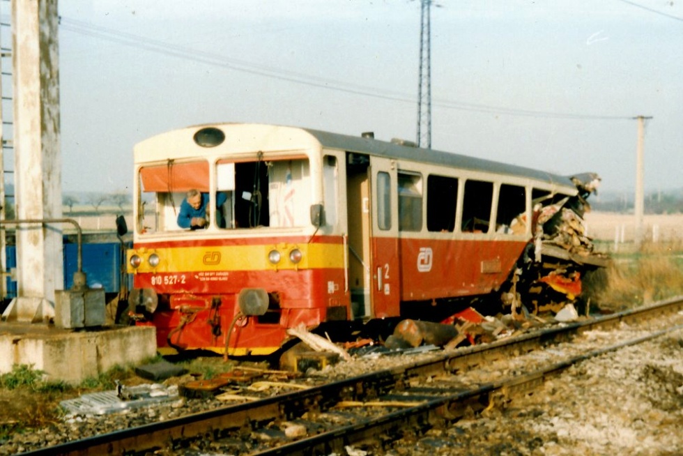 810 527-2