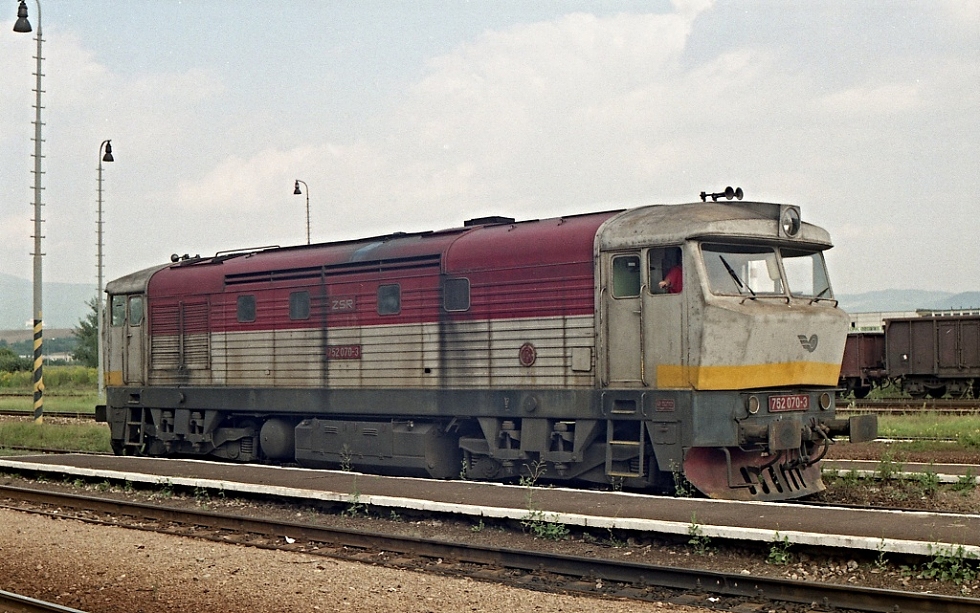 752 070-3