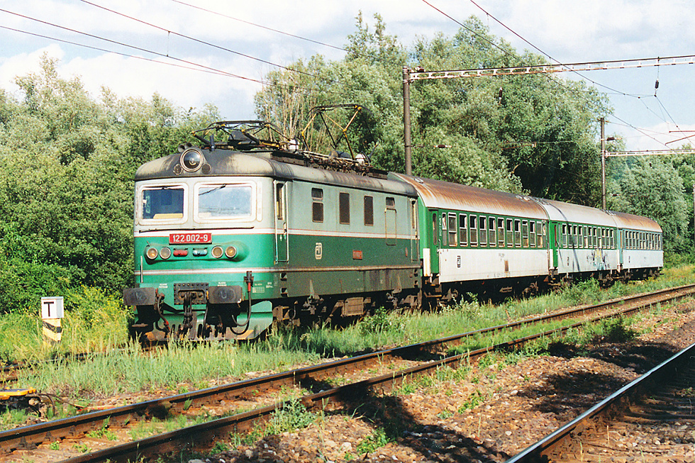 122 002-9
