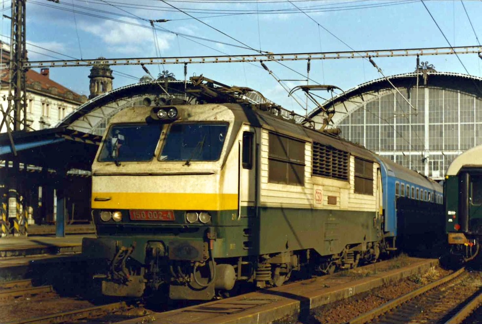 150 002-4