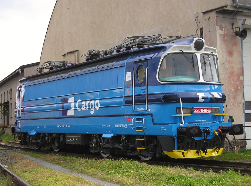230 040-8
