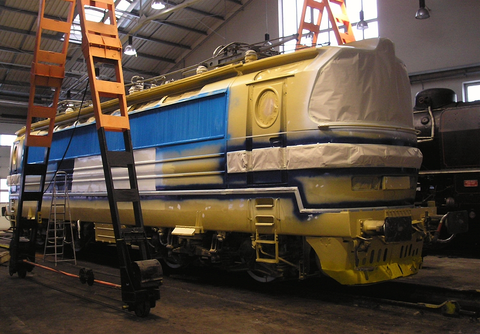 230 025-9