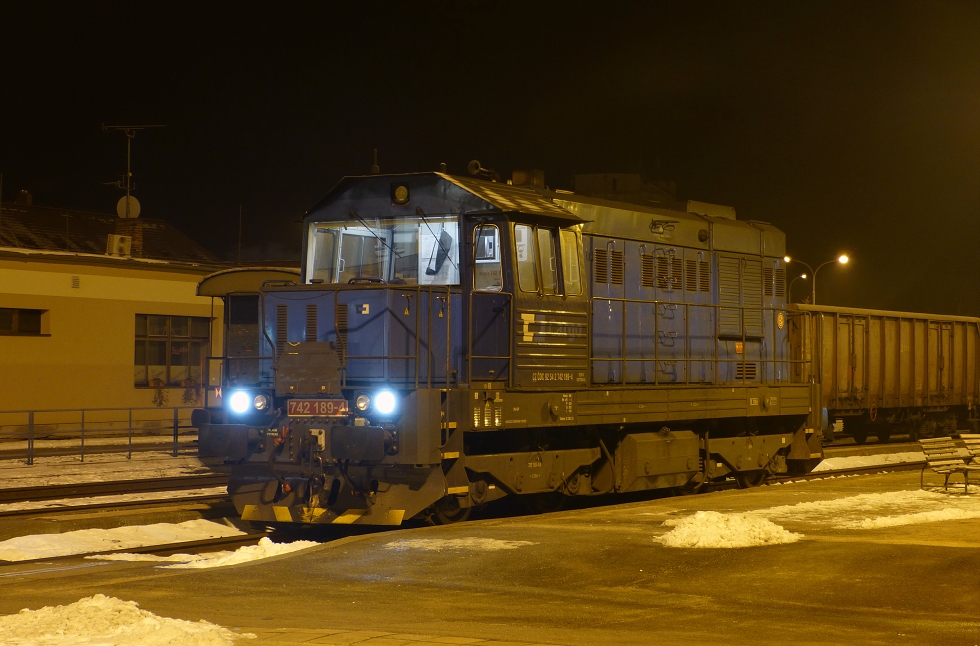742 189-4