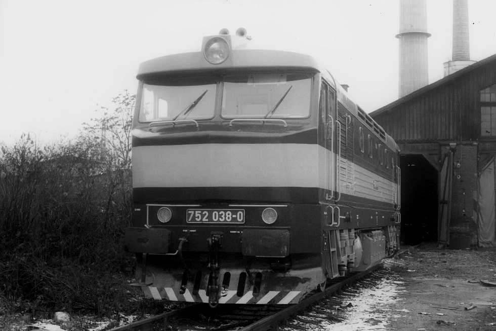 752 038-0