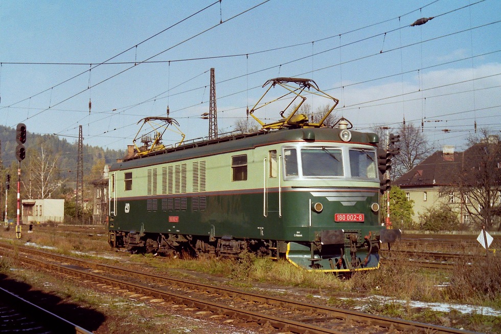 180 002-8