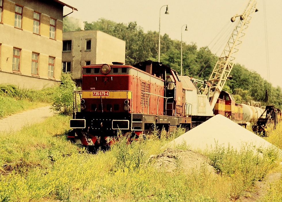 735 075-4