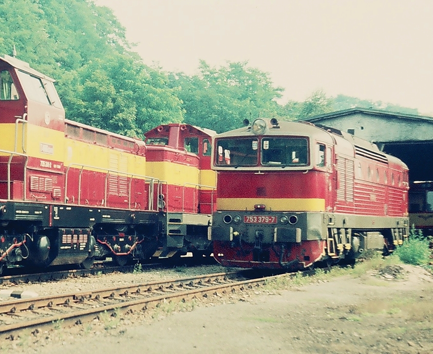 753 379-7