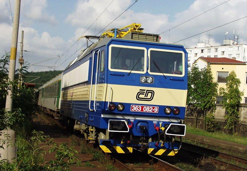 363 082-9