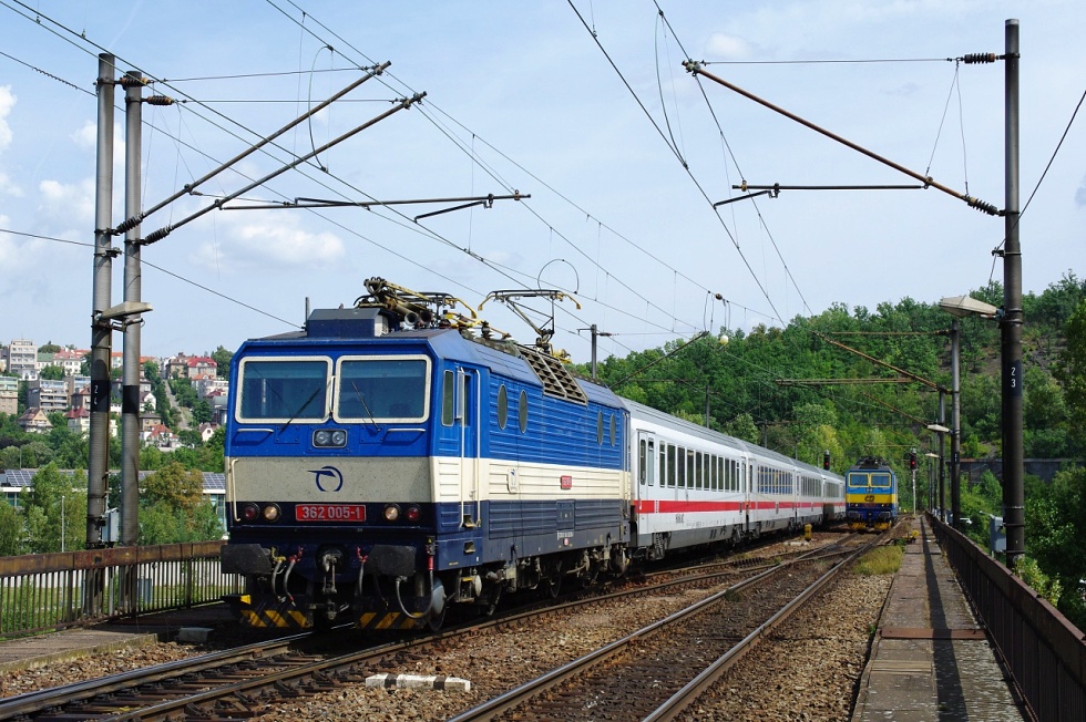 362 005-1