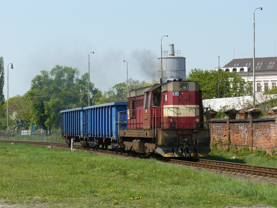 742 082-1