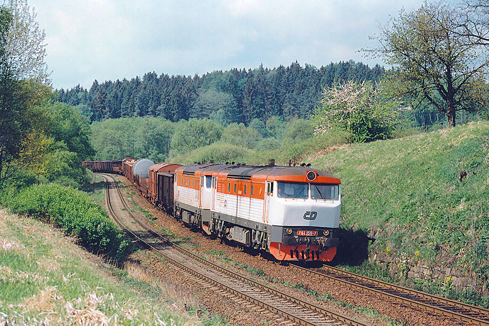 751 158-7