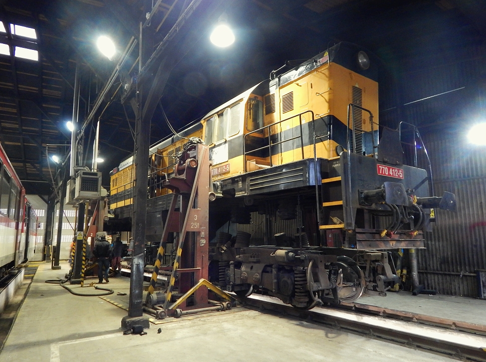 770 412-5