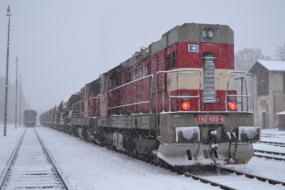 742 453-4