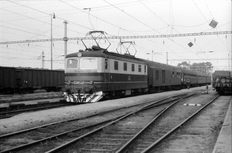 E499.1052
