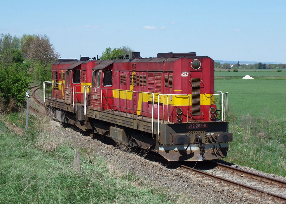 742 262-9