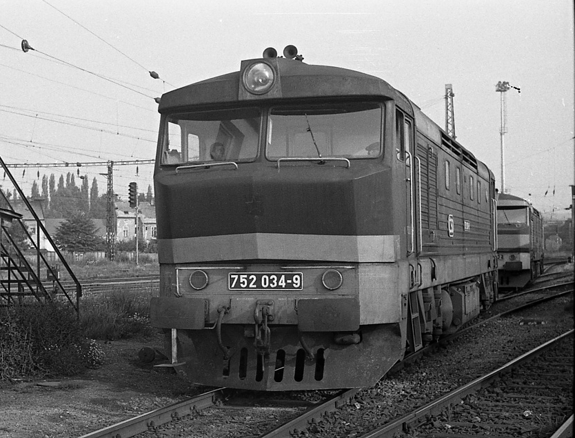 752 034-9