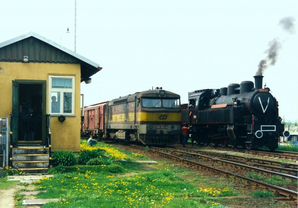 751 053-0
