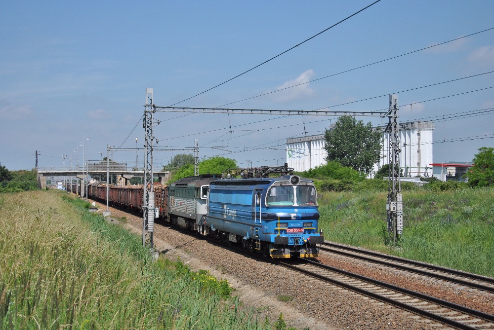 230 051-5