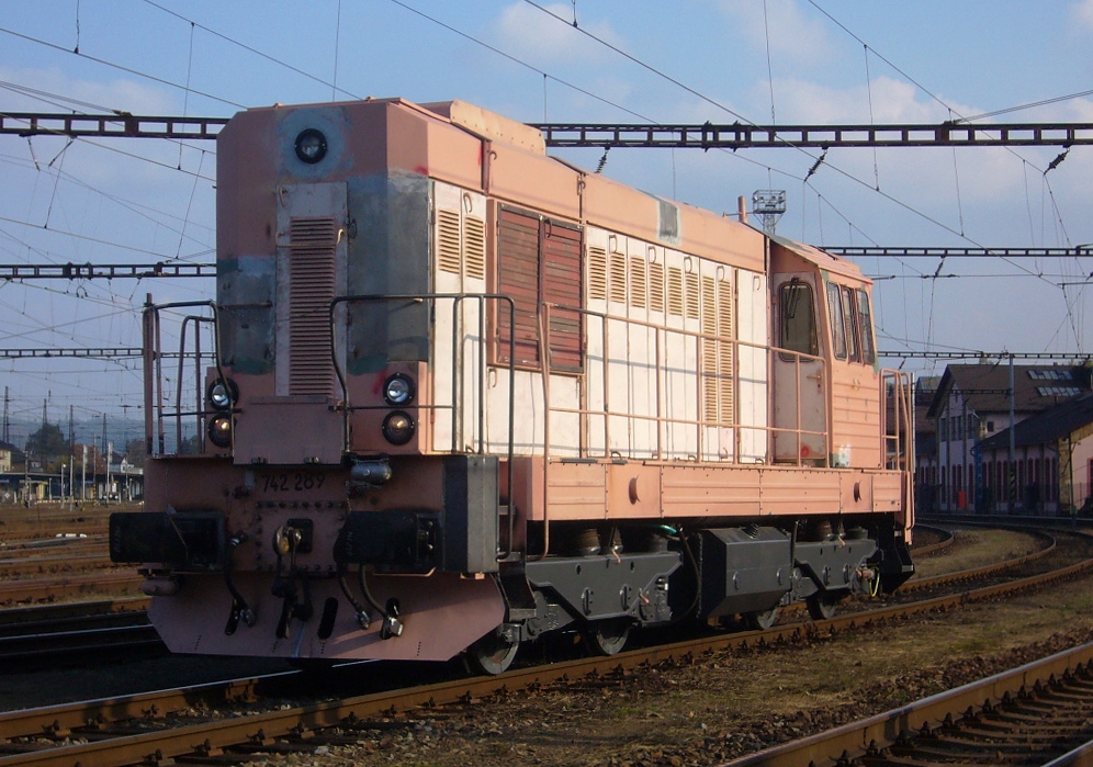 742 289-3
