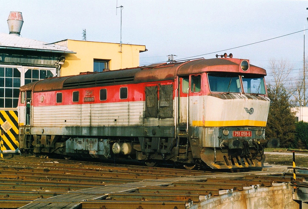 751 058-9