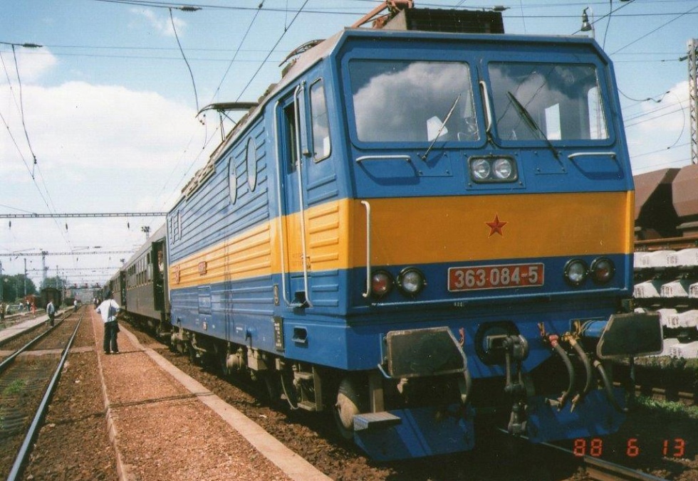 363 084-5