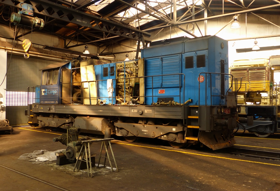 742 262-9