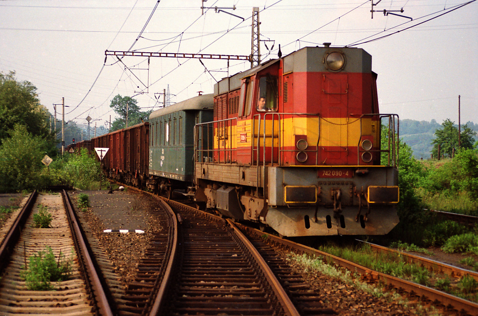 742 090-4