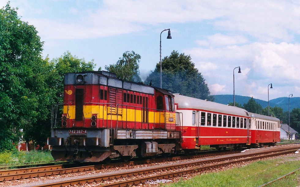 742 387-4