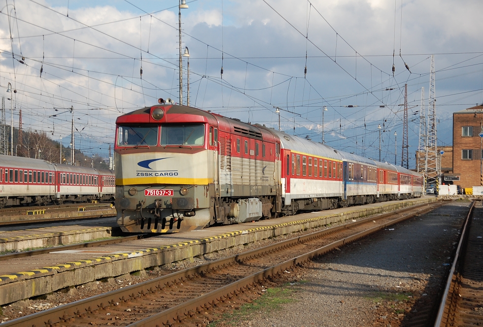 751 037-3
