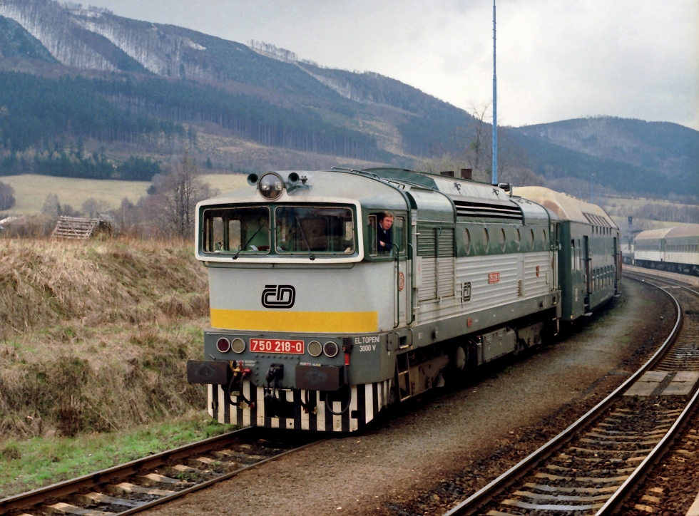 750 218-0