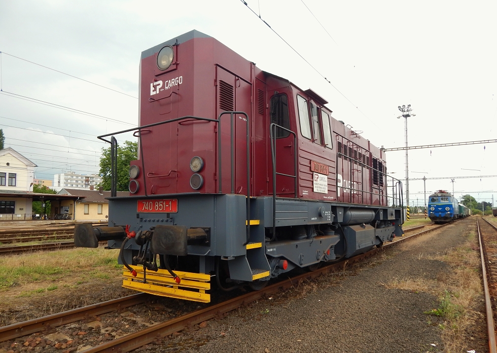 740 851-1