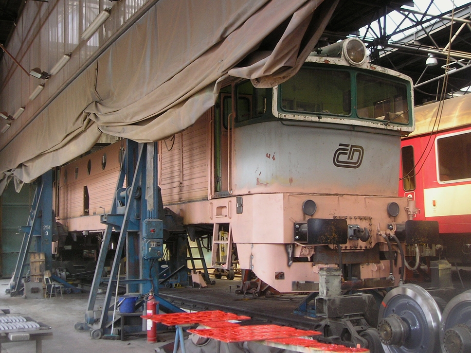 750 042-4